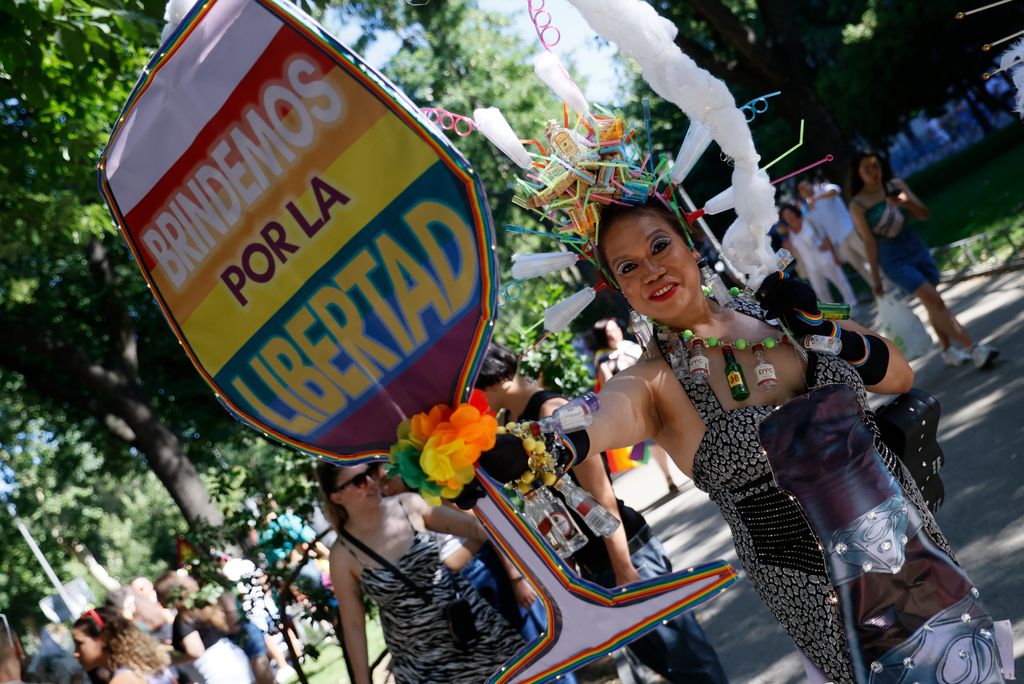 La manifestación del Orgullo LGTB+ en Madrid, en IMÁGENES