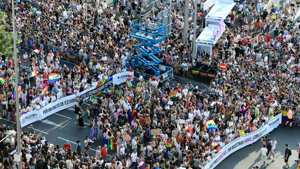 La manifestación del Orgullo LGTB+ en Madrid, en IMÁGENES