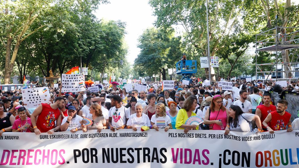 La manifestación del Orgullo LGTB+ en Madrid, en IMÁGENES