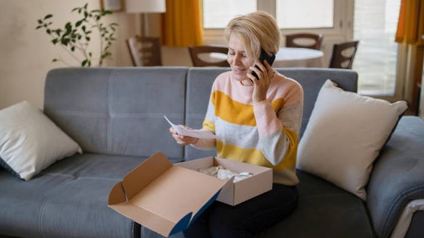 Consumidora solicita la devolución de un pedido.