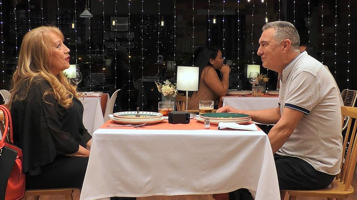 Fefi nos confirma que no es un mito en ‘First Dates’: “Mi ex hace 10 años que se fue a comprar tabaco y no volvió”