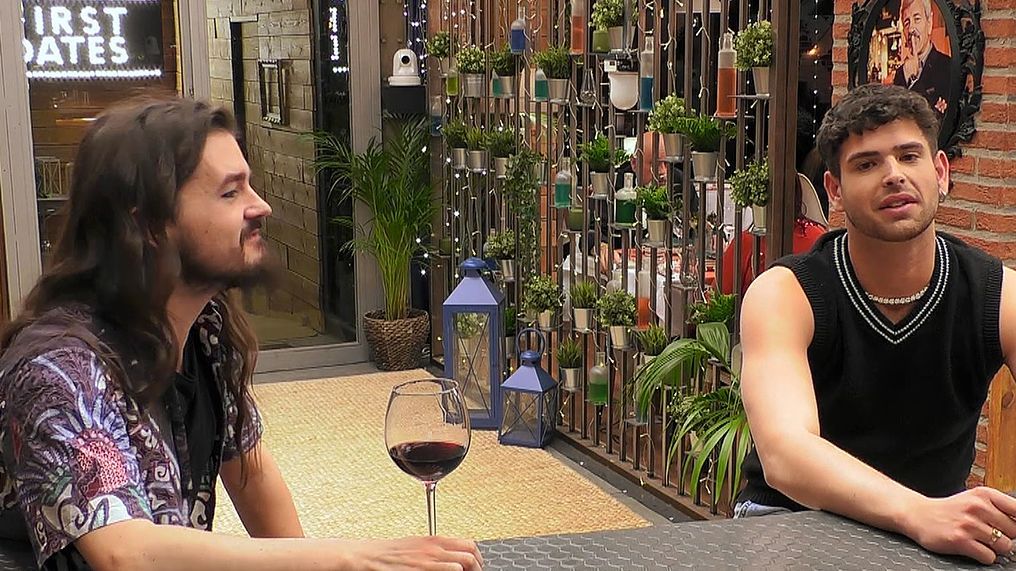 Mikel y Javier durante su cita en 'First Dates'