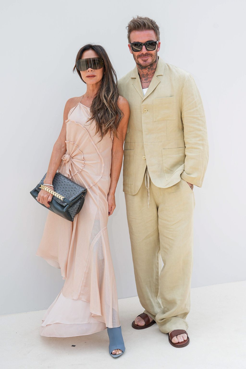 David y Victoria Beckham, durante 'Le Chouchou', el desfile de Jaquemus en Versalles