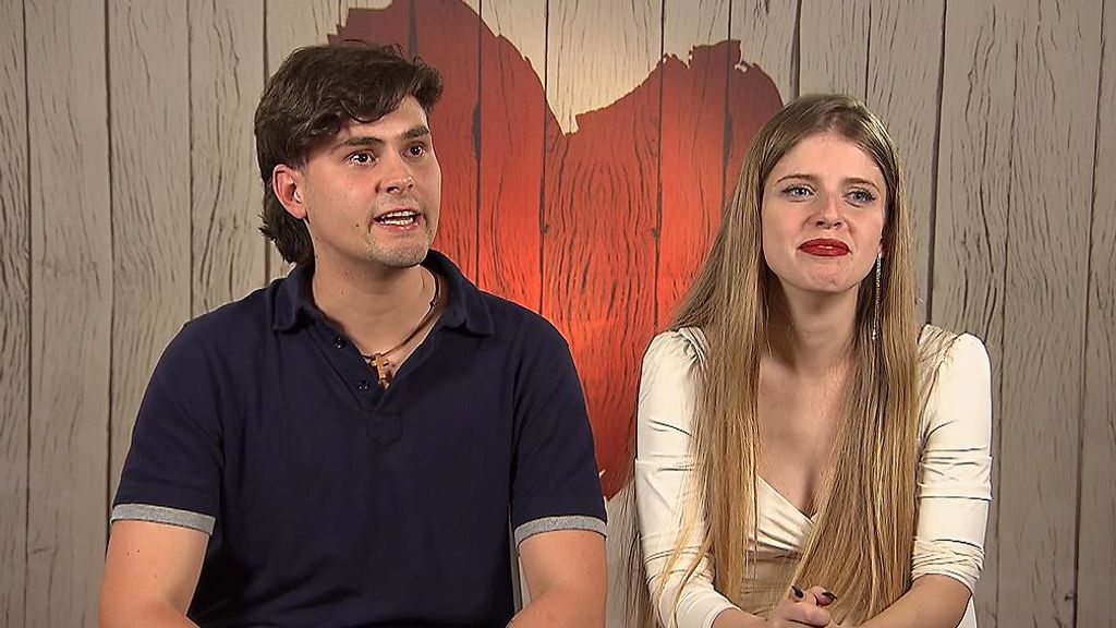 María y Álvaro durante su cita en 'First Dates'