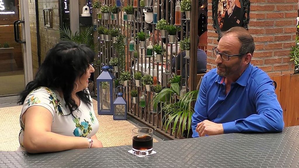 Carolina y Julio durante su cita en 'First Dates'