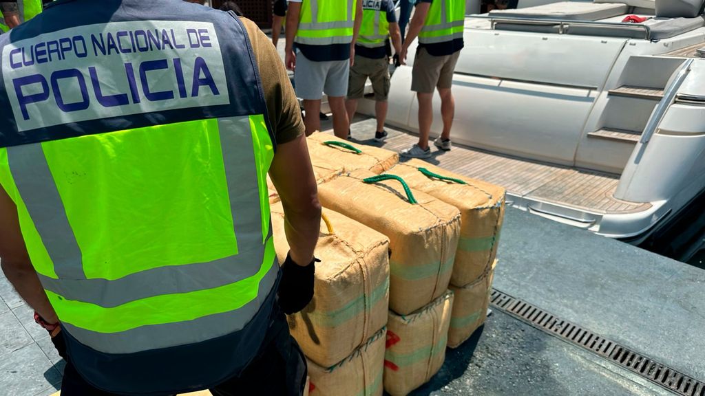 Cuatro detenidos cuando descargaban cinco toneladas de hachis en Santa Pola