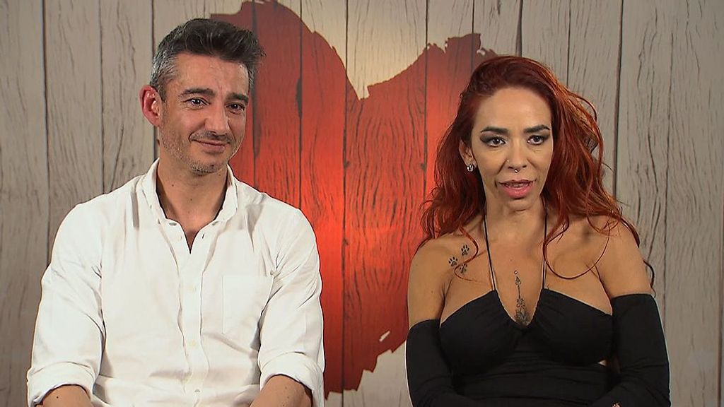 Óscar y Delfi durante su cita en 'First Dates'