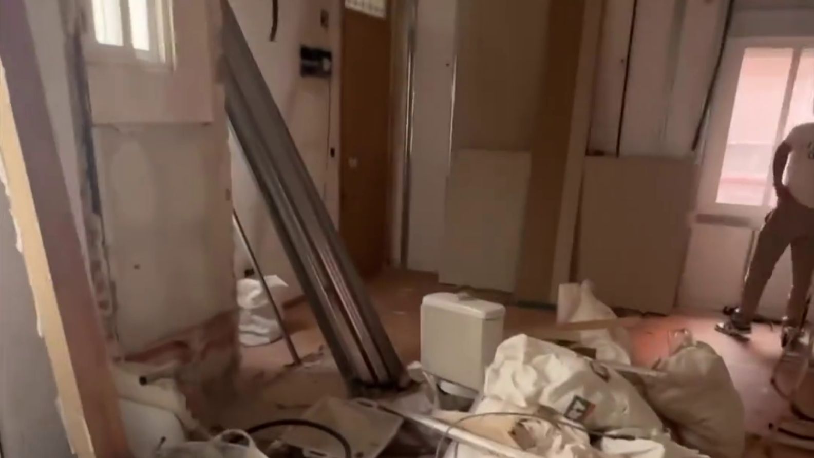 Susana Molina muestra el interior en obras de su nueva casa de Madrid donde vivirá con su novio Guillermo Valle