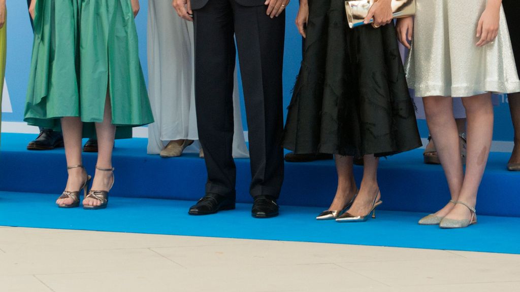 La princesa Leonor usó tacón y la infanta Sofía zapato liso: ¿Protocolo o casualidad?