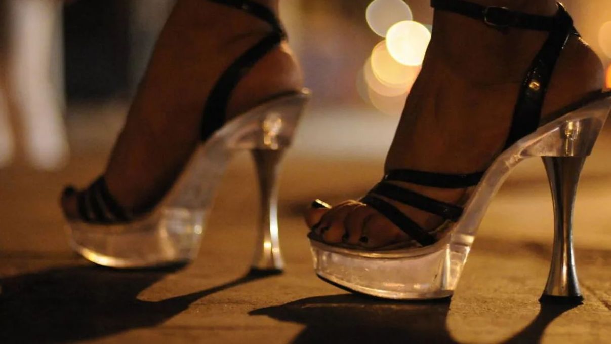 Lanzan un teléfono gratuito y anónimo para denunciar la trata de mujeres y la explotación