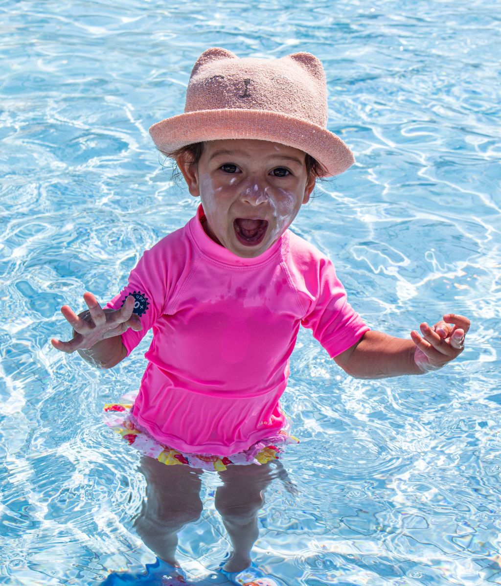 Disfruta del día de piscina, también con pañales. FUENTE: Pexels