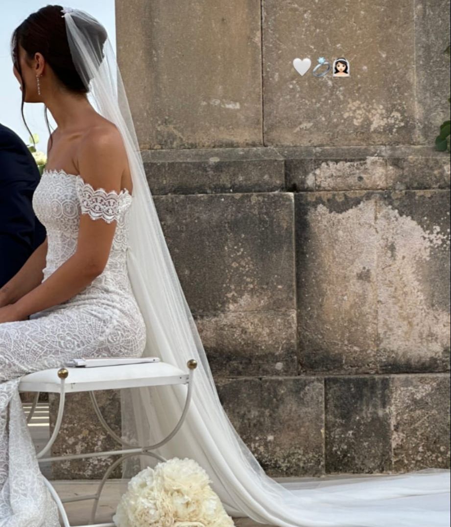 Un detalle del primer vestido de Sandra Garal en su boda
