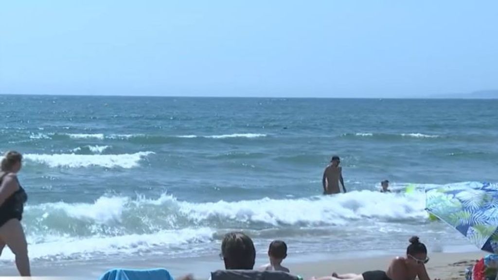Una niña de 13 años, hospitalizada grave tras estar a punto de ahogarse en una playa de Girona