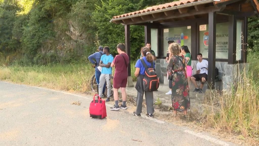 Evacuan a los pasajeros de un tren averiado en un túnel cuando cubría el trayecto Santander-Bilbao