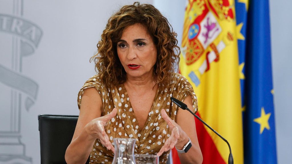 La ministra de Hacienda, María Jesús Montero, en la rueda de prensa en la que ha anunciado la cifra récord de empleo público