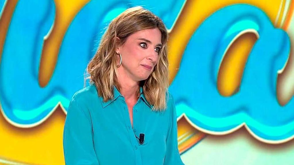 Sandra Barneda se entera de directo de que uno de sus colaboradores le robó unas fotos en Ibiza: "¿Eras tú?"