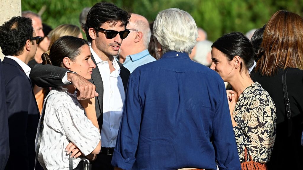 Carlos Sainz Jr y Ana Sainz, en el tanatorio de su abuelo