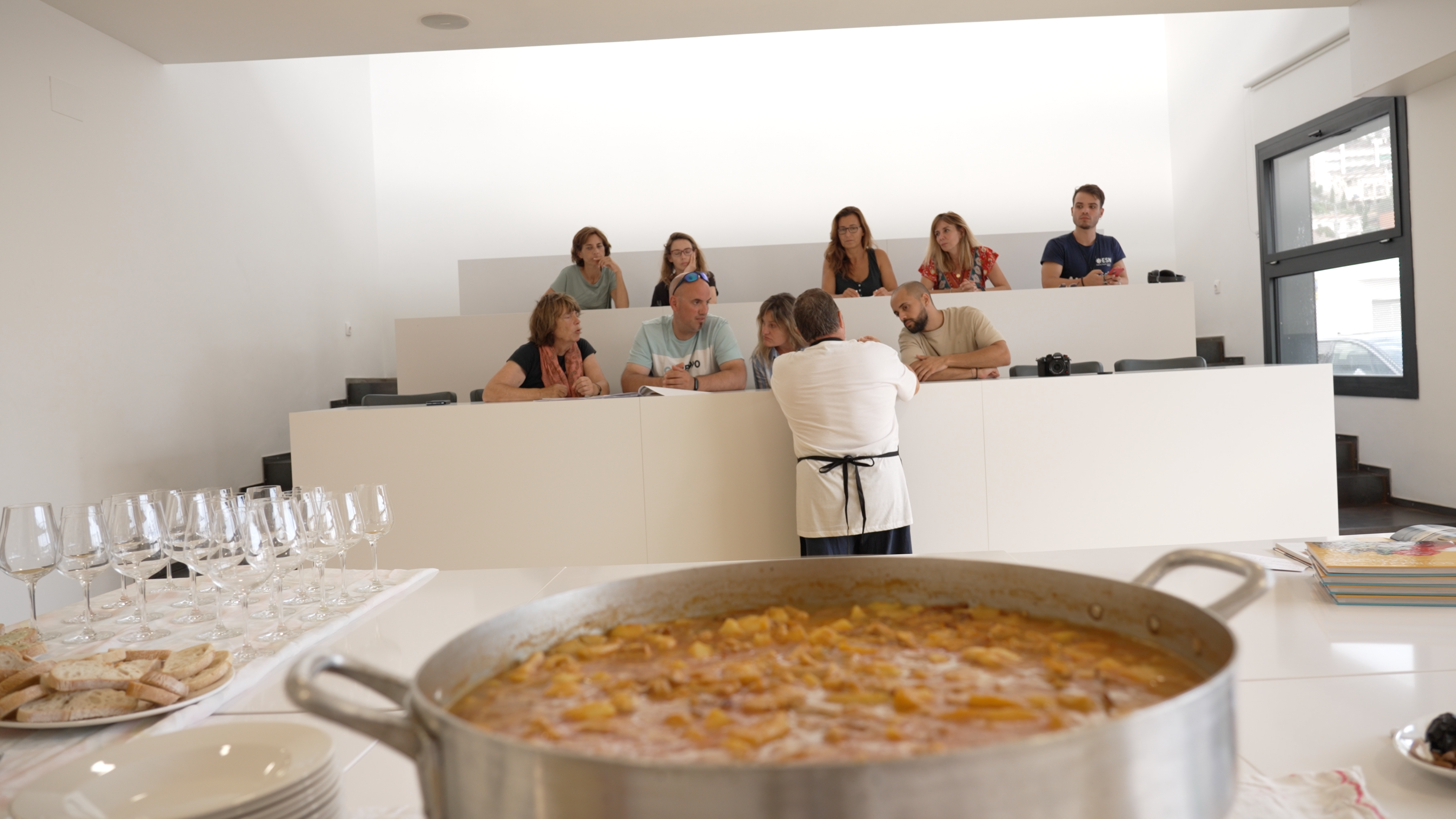 Degustación gastronómica en la actividad de Roses