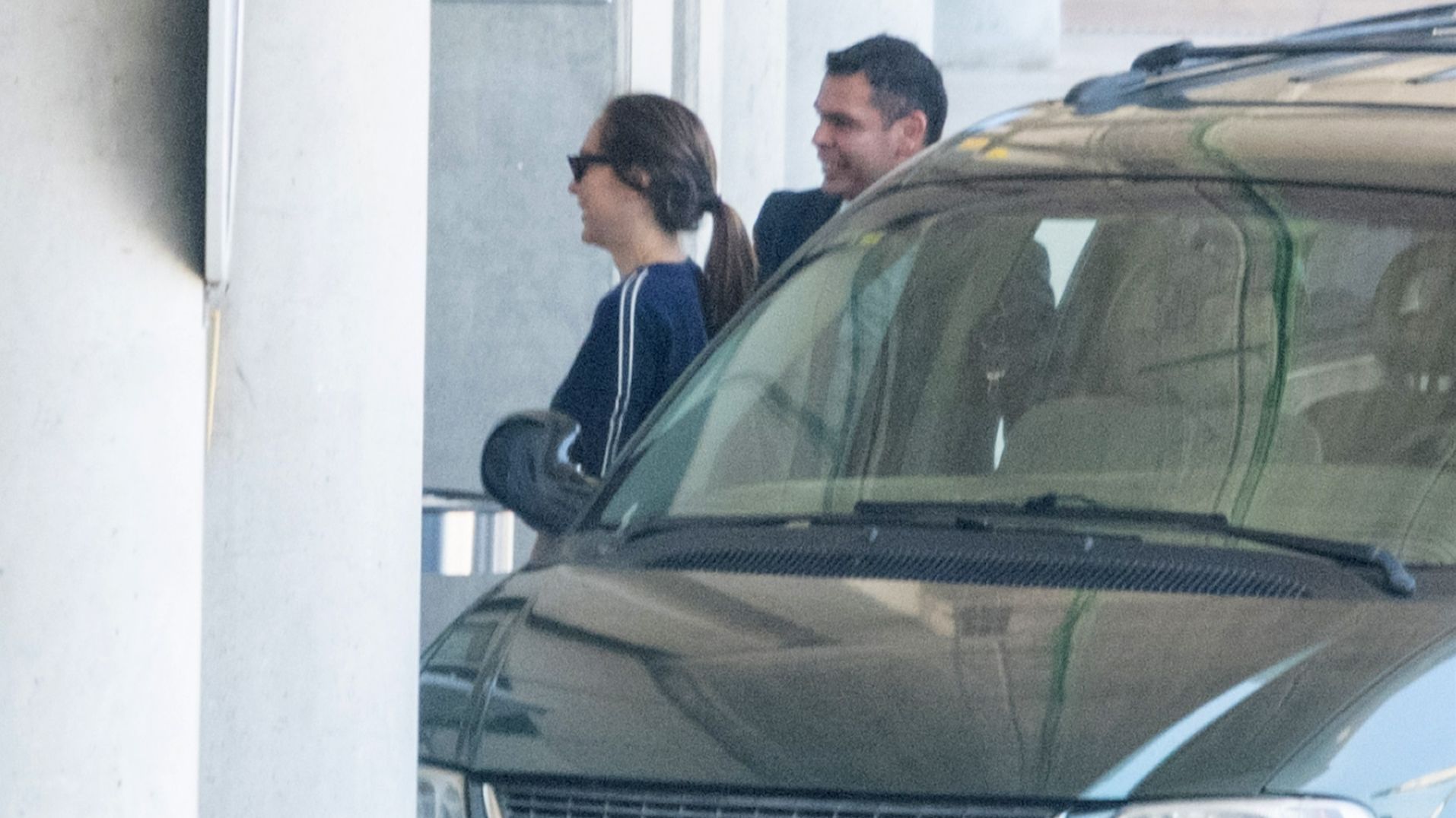 Falcó, captada a su llegada al aeropuerto madrileño para comenzar su luna de miel