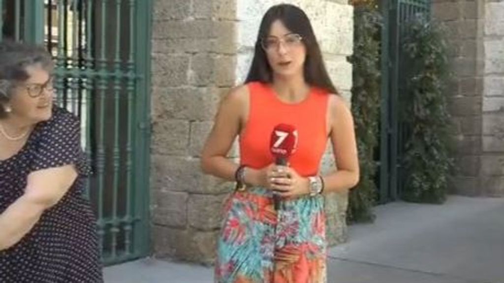 Una periodista de Cádiz se hace viral tras el piropo de una señora en plena calle