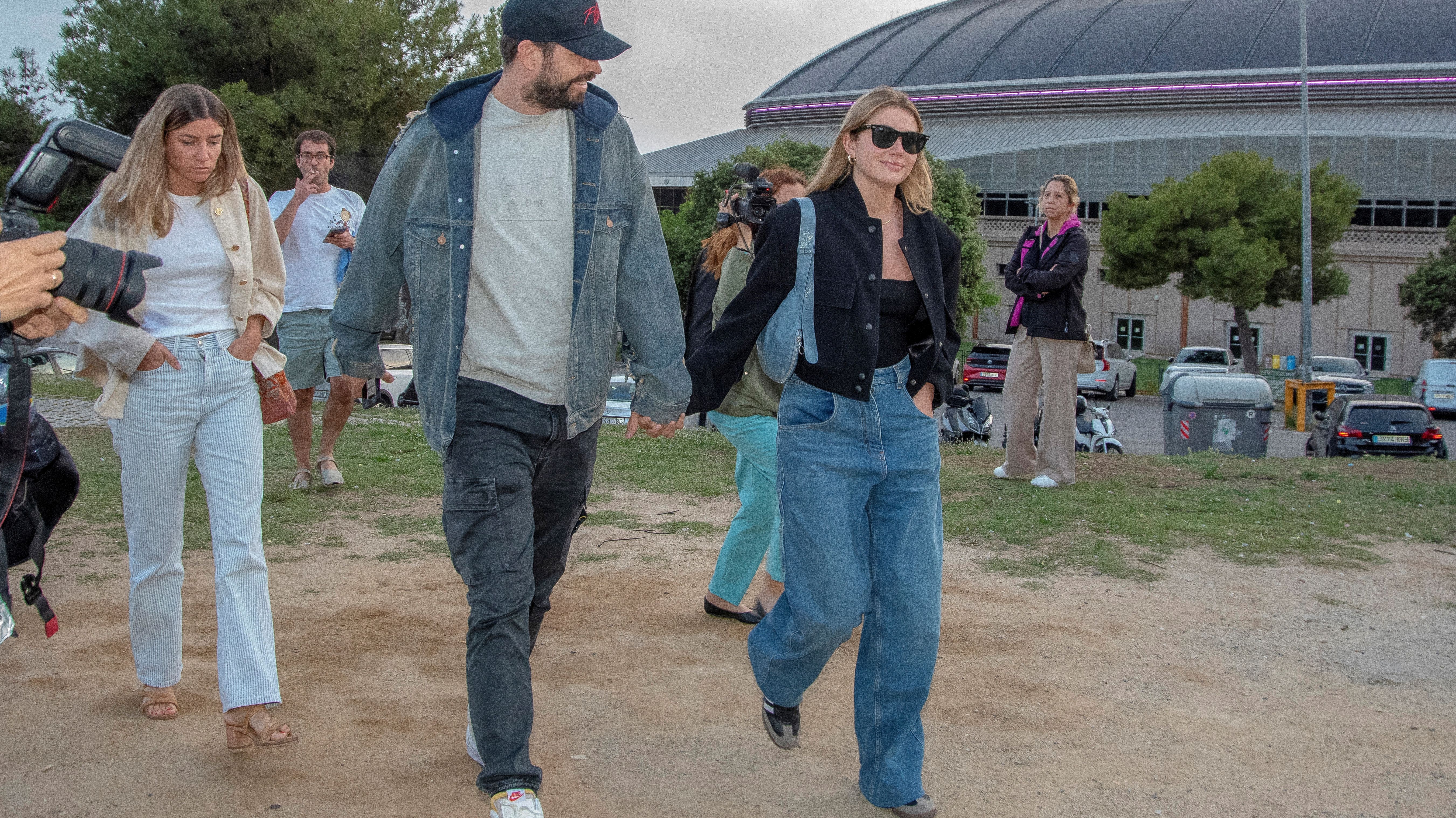 Clara Chía y Piqué asistiendo al concierto de Coldplay en Barcelona
