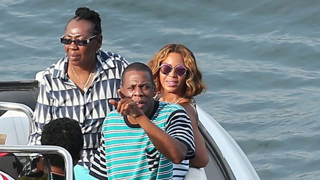 Gloria Carter, Jay-Z y Beyoncé hace unos años en Cannes