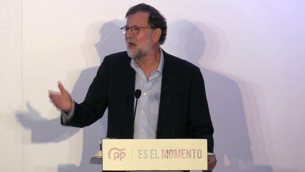 Rajoy entra en campaña y crea polémica
