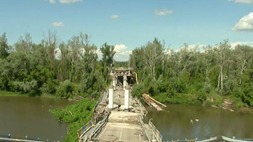 Puente ucraniano derruido