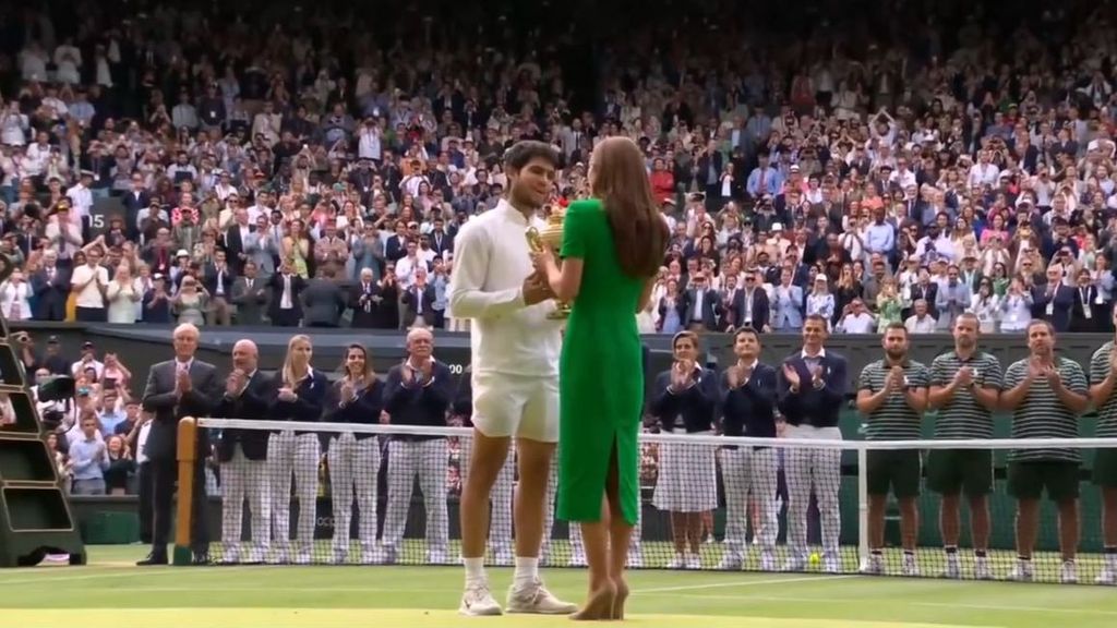 Carlos Alcaraz conquista su primer Wimbledon tras vencer a Novak Djokovic