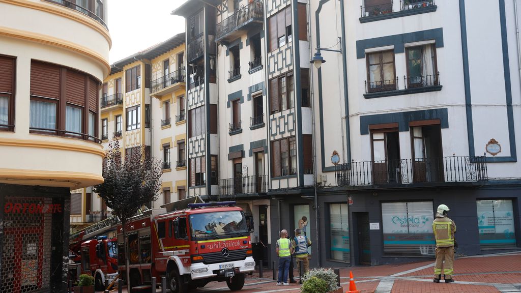 Muere un joven de 16 años en el incendio de una vivienda de Barakaldo, Vizcaya: hay seis heridos