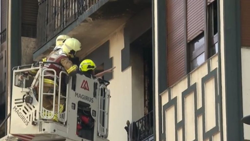 Un menor de 16 años muere en el incendio de un edificio en Barakaldo, Vizcaya: hay seis heridos