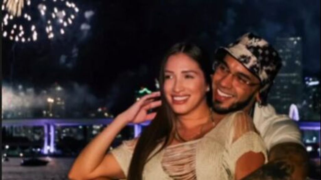 Anuel y su nueva novia