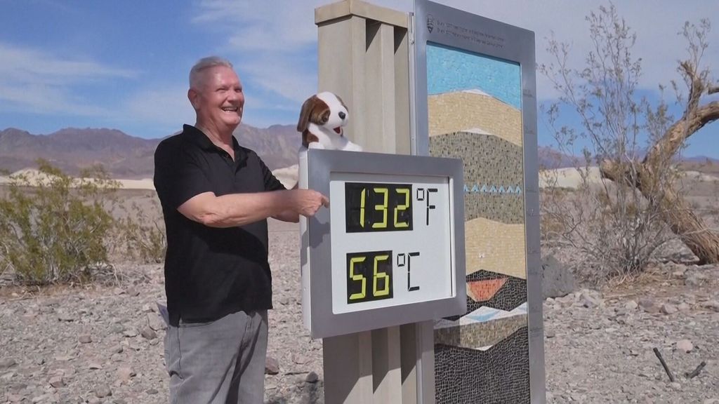 El ‘Valle de la Muerte’, camino de pulverizar récords de temperatura, se llena de turistas en busca del momento