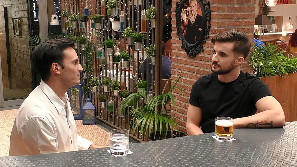 Antonio y Saúl durante su cita en 'First Dates'