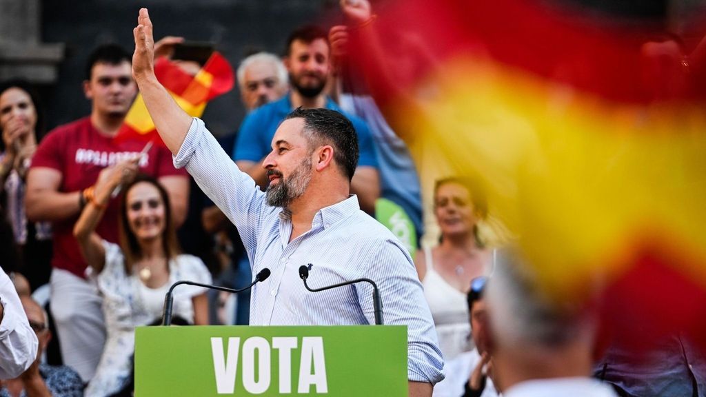 El líder de Vox y candidato a la presidencia del Gobierno, Santiago Abascal, en un mitin electoral