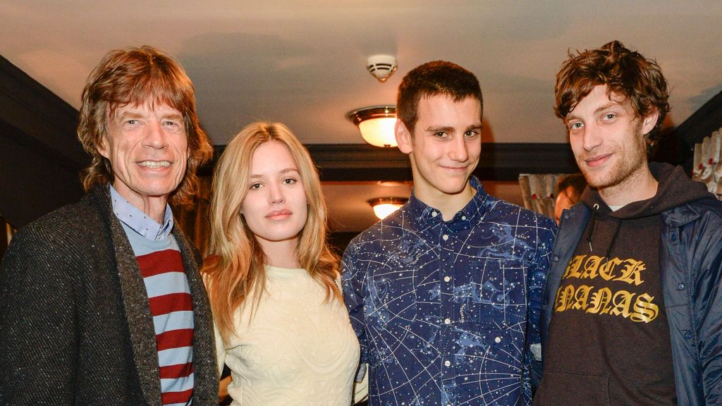 Mick Jagger con tres de sus hijos, James, Georgia May y Gabriel, que nació cuando el cantante ya era abuelo