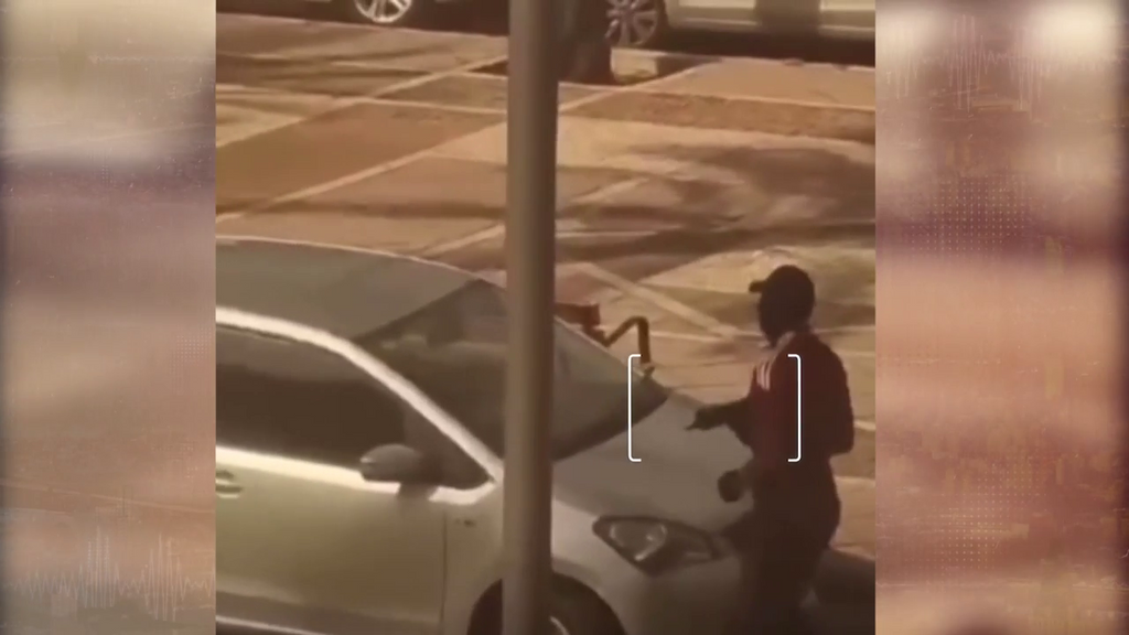 Tiroteo en Puerto Banús: el autor de los disparos se da a la fuga y quema el coche con el que huye