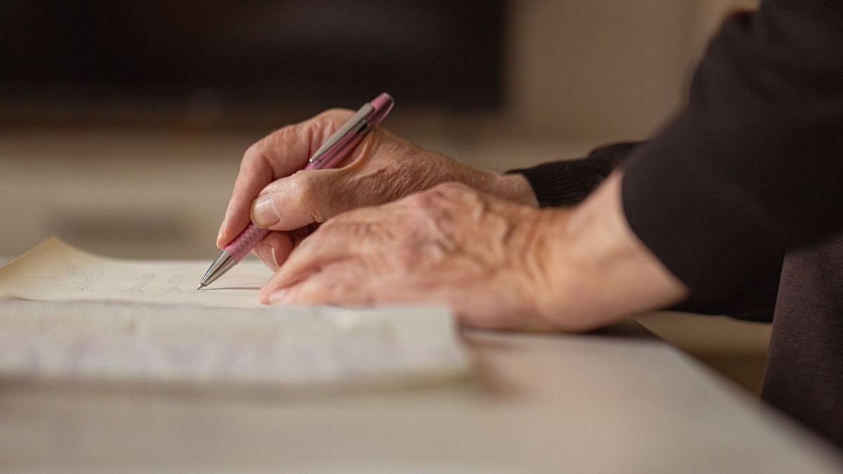 “Voy a estar bien”: el tierno mensaje de un anciano a su comunidad de vecinos antes de irse a una residencia