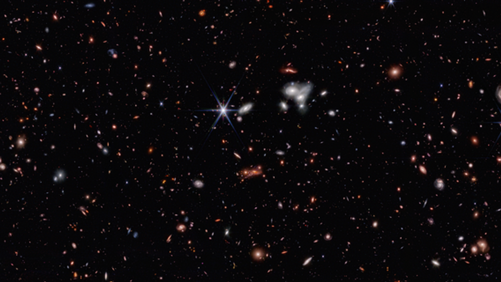 Webb muestra 5000 galaxias en el universo profundo