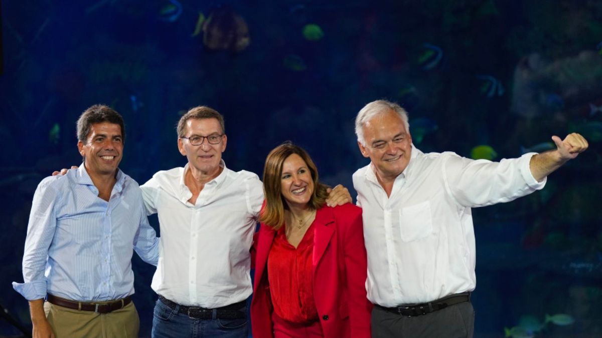 Feijóo junto al presidente de la Generalitat Valencia, Carlos Mazón, la alcaldesa de Valencia, María José Catalá, y González Pons