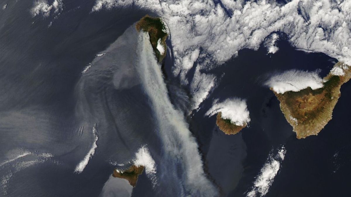 La NASA capta la nube de humo de La Palma