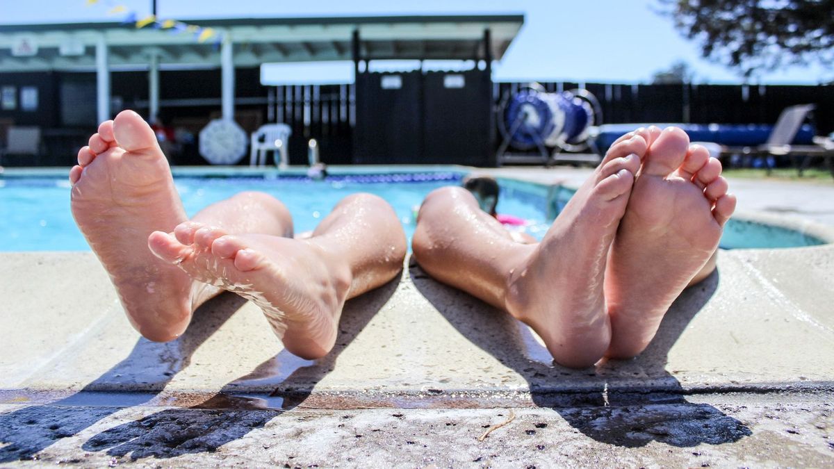 Modos de evitar el contagio de hongos en piscinas