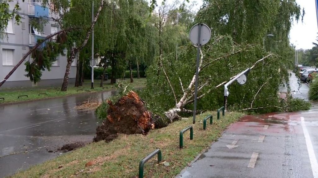 Calor asfixiante en el sur de Europa y tormentas devastadoras en los Balcanes