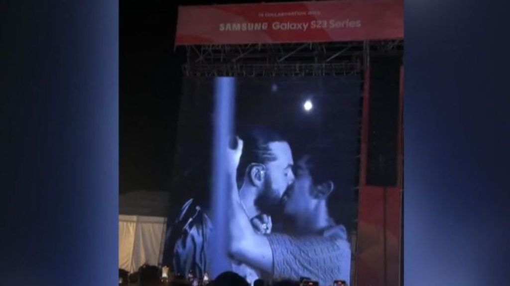 Cancelado un festival en Malasia tras un beso entre dos hombres