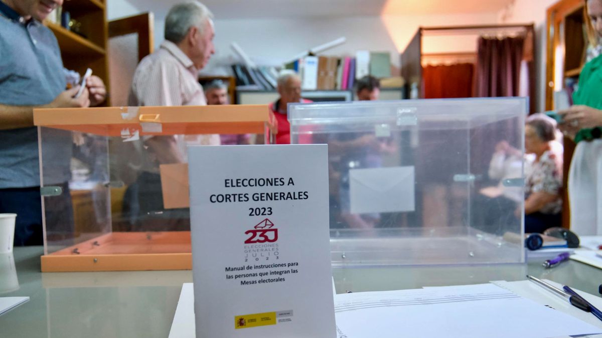 Elecciones generales del 23-J: la participación a las 14 horas sube 2,5 puntos (40,48%) respecto a las de 2019 (37,92%)