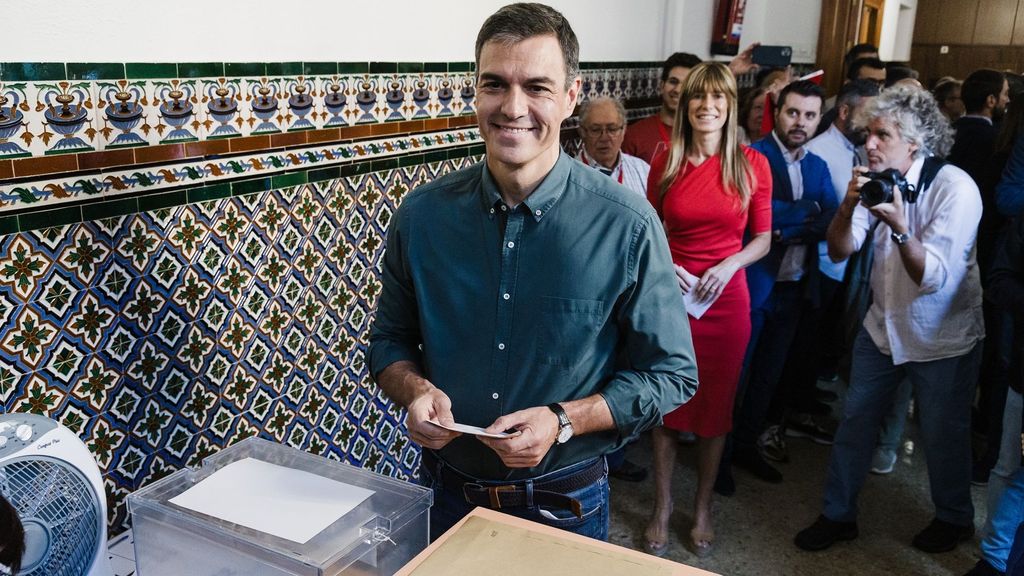 Pedro Sánchez, con "buenas vibraciones" tras acudir a votar: "Es un momento muy importante para España"