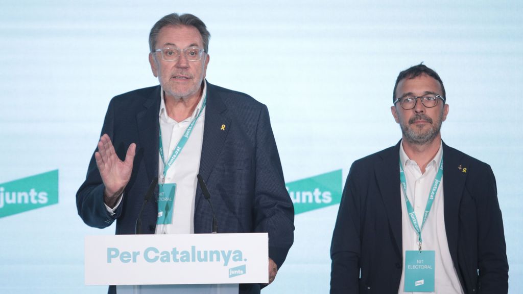El portavoz de Junts en el Senado, Josep Lluís Cleries (i), y el vicepresidente y portavoz de Junts, Josep Rius (d),