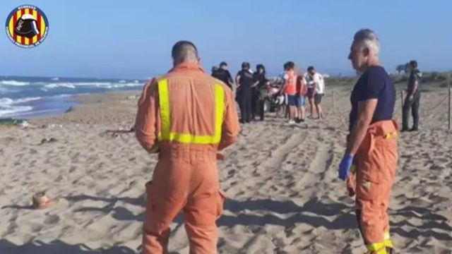 Dos hombres y una mujer han muerto ahogados en una playa de Valencia
