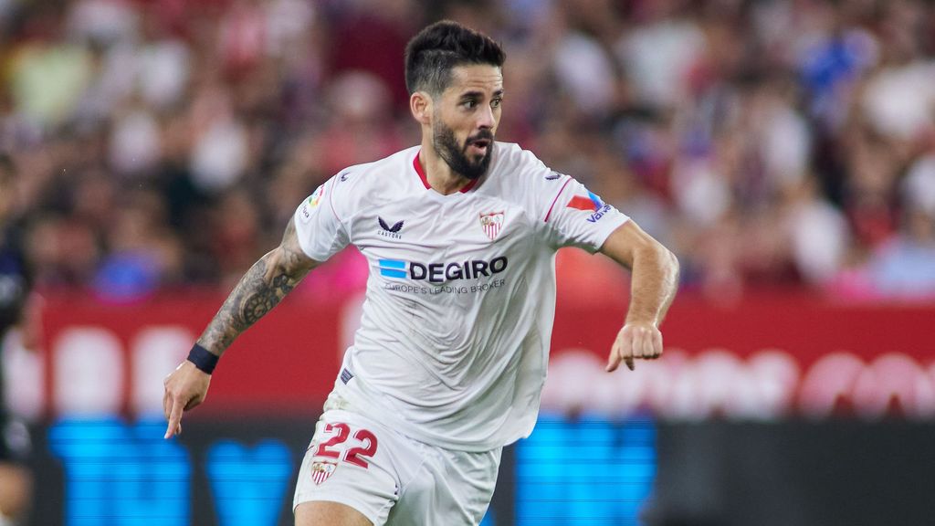 Isco en un partido con la camiseta del Sevilla en 2022