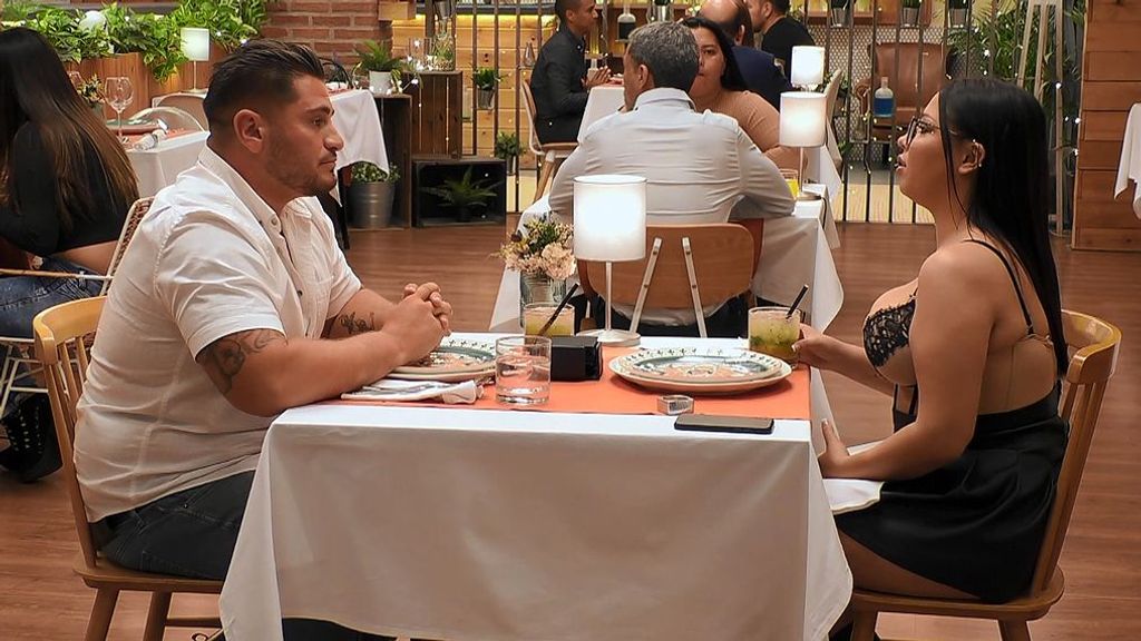 Manuel y Montserrat durante su cita en 'First Dates'